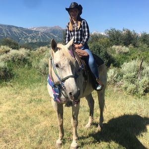 Meet your Posher, Karena